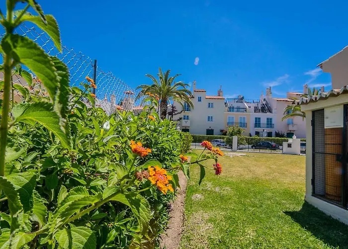 Sunny Vilamoura Golf Villa With Private Pool